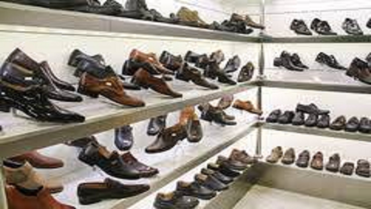 بازدید استاندار آذربایجان شرقی از نمایشگاه صنعت کیف و کفش در تبریز