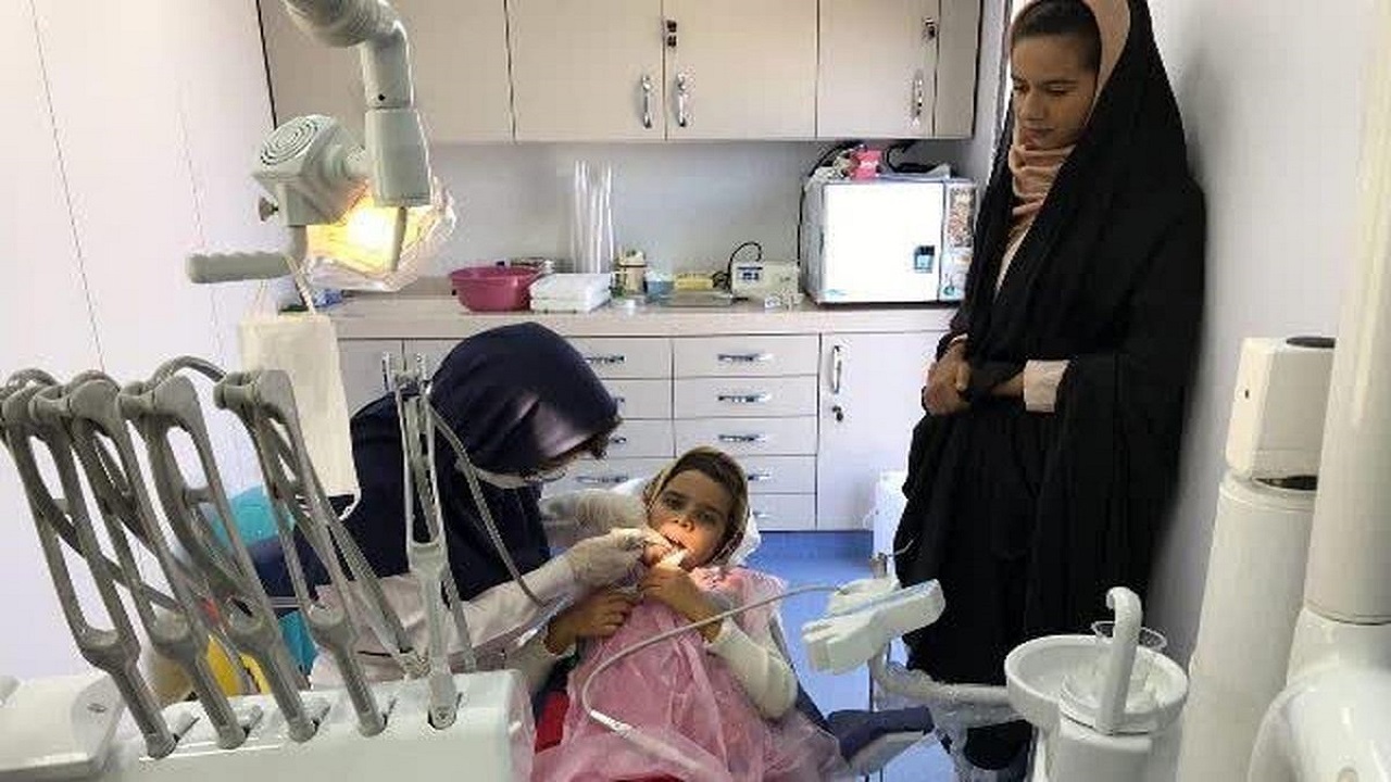 ارائه خدمات رایگان دندانپزشکی در مناطق کمتر برخوردار قزوین