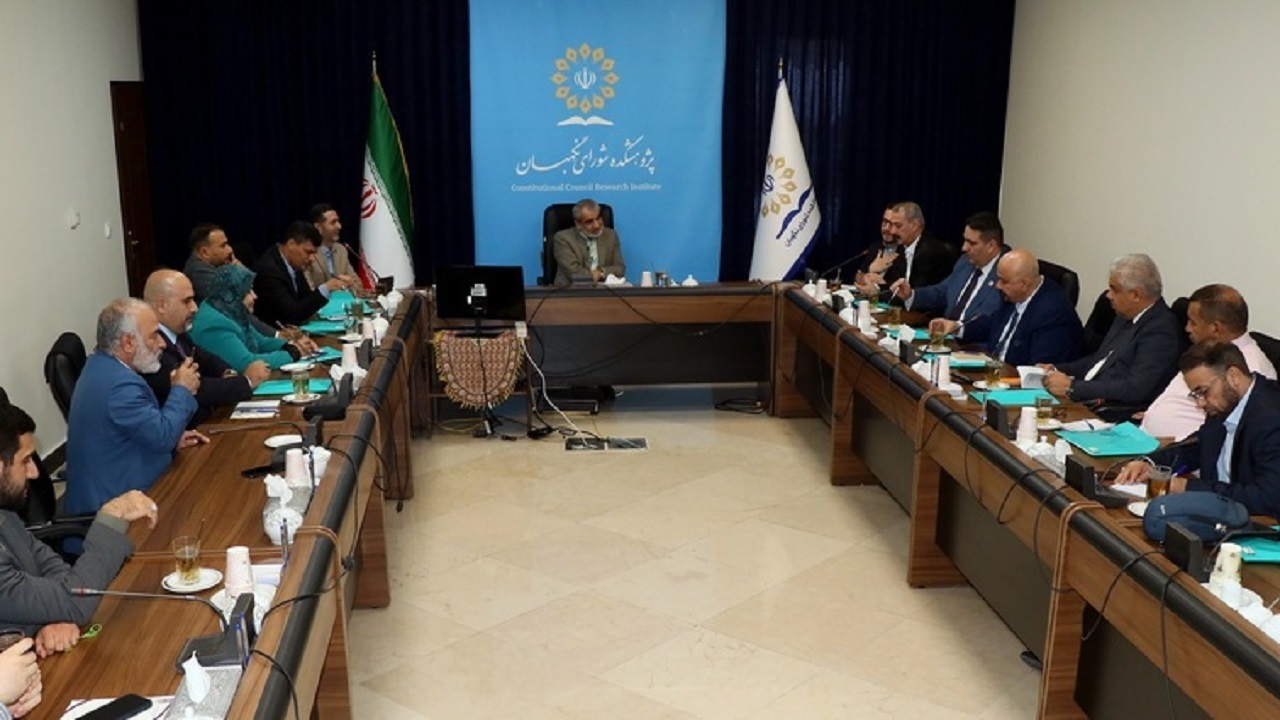 استادان دانشگاه‌های عراق درباره جنایت آمریکایی‌ها در ترور شهیدان مقاومت روشنگری کنند