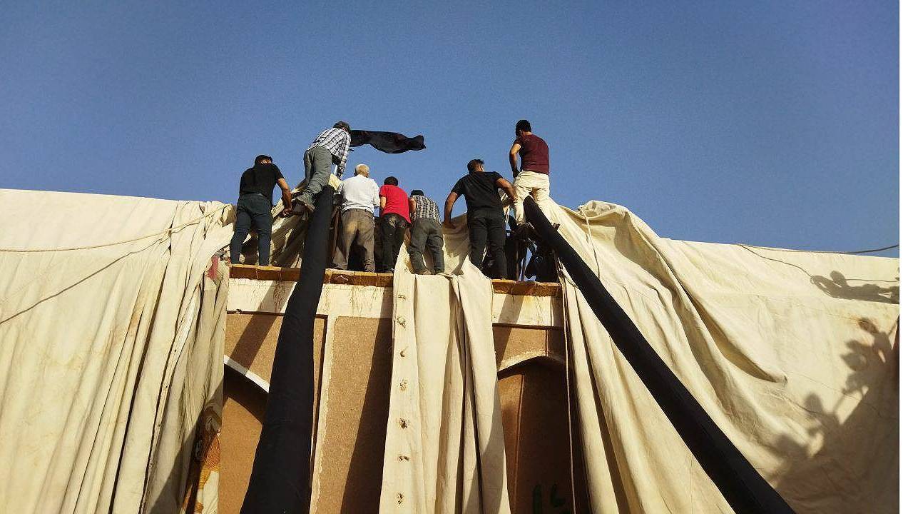 برپایی خیمه ۴۰۰ساله امام حسین در روستای هوتک بخش چترود