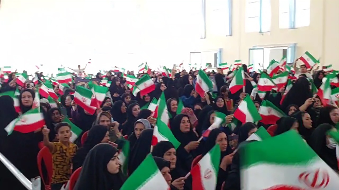 انتظار مشتاقانه مردم ایل بهمئی برای دیدار با رئیس جمهور + فیلم