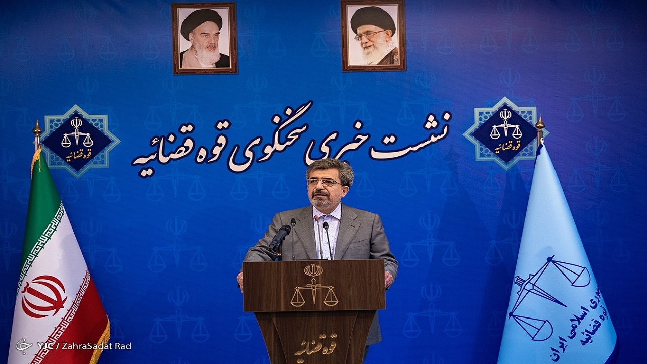 آخرین وضعیت «بابک زنجانی» و «حسین فریدون» / اقامت غیرقانونی طلاب مدرسه مکی زاهدان و بازداشت ۱۳۲ نفر از اتباع بیگانه
