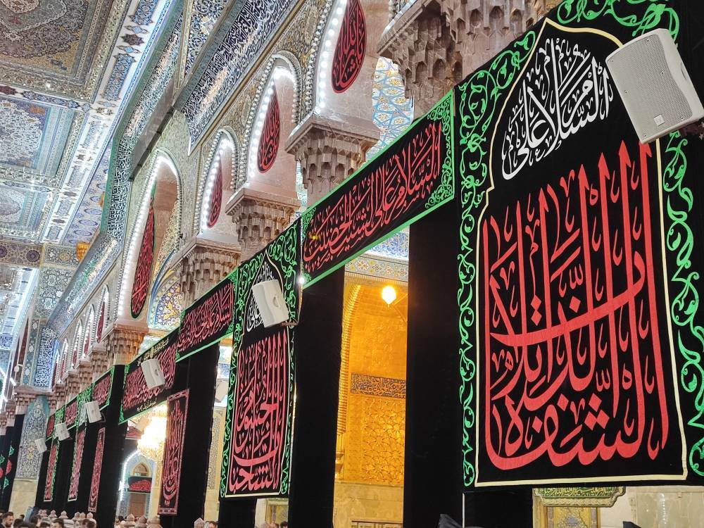 سياهپوش شدن حرم امام حسين