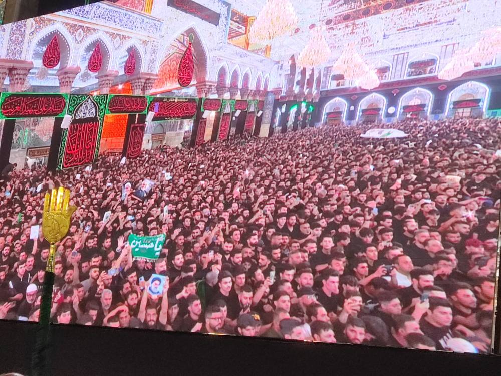 حرم امام حسین(ع) در شب اول ماه محرم