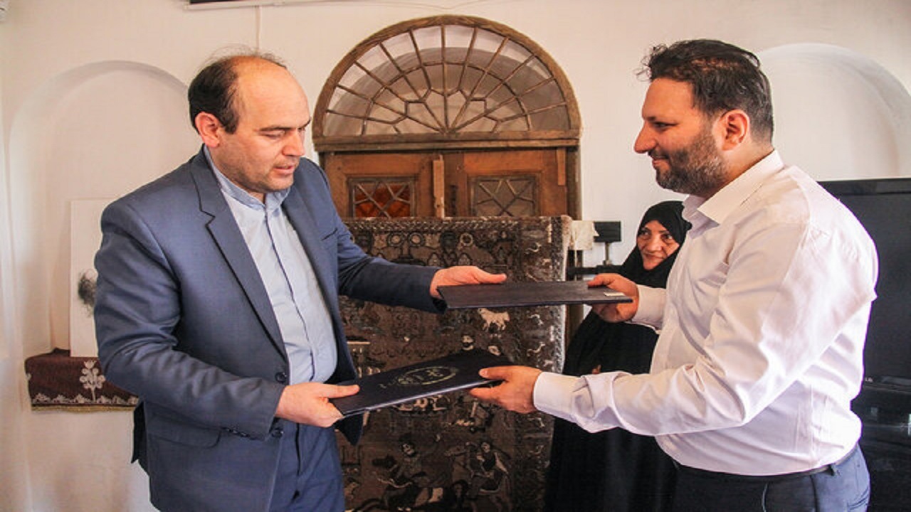 بافت فرش خود رنگ مهدیشهری ترویج می شود