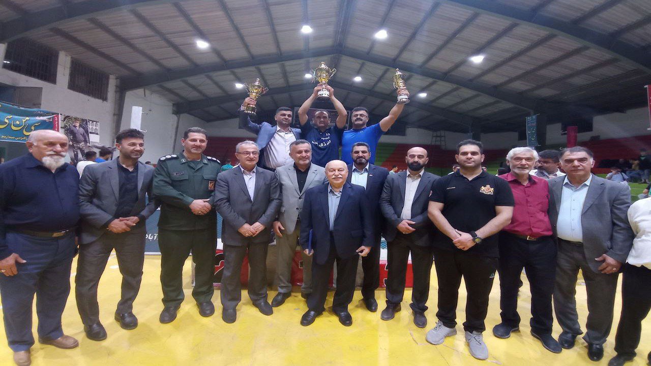مشتزنان ساروی قهرمان بوکس نوجوانان مازندران 
