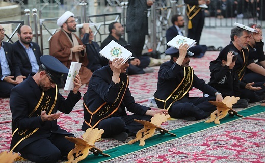 آیین تعویض پرچم گنبد حرم حضرت معصومه (س)