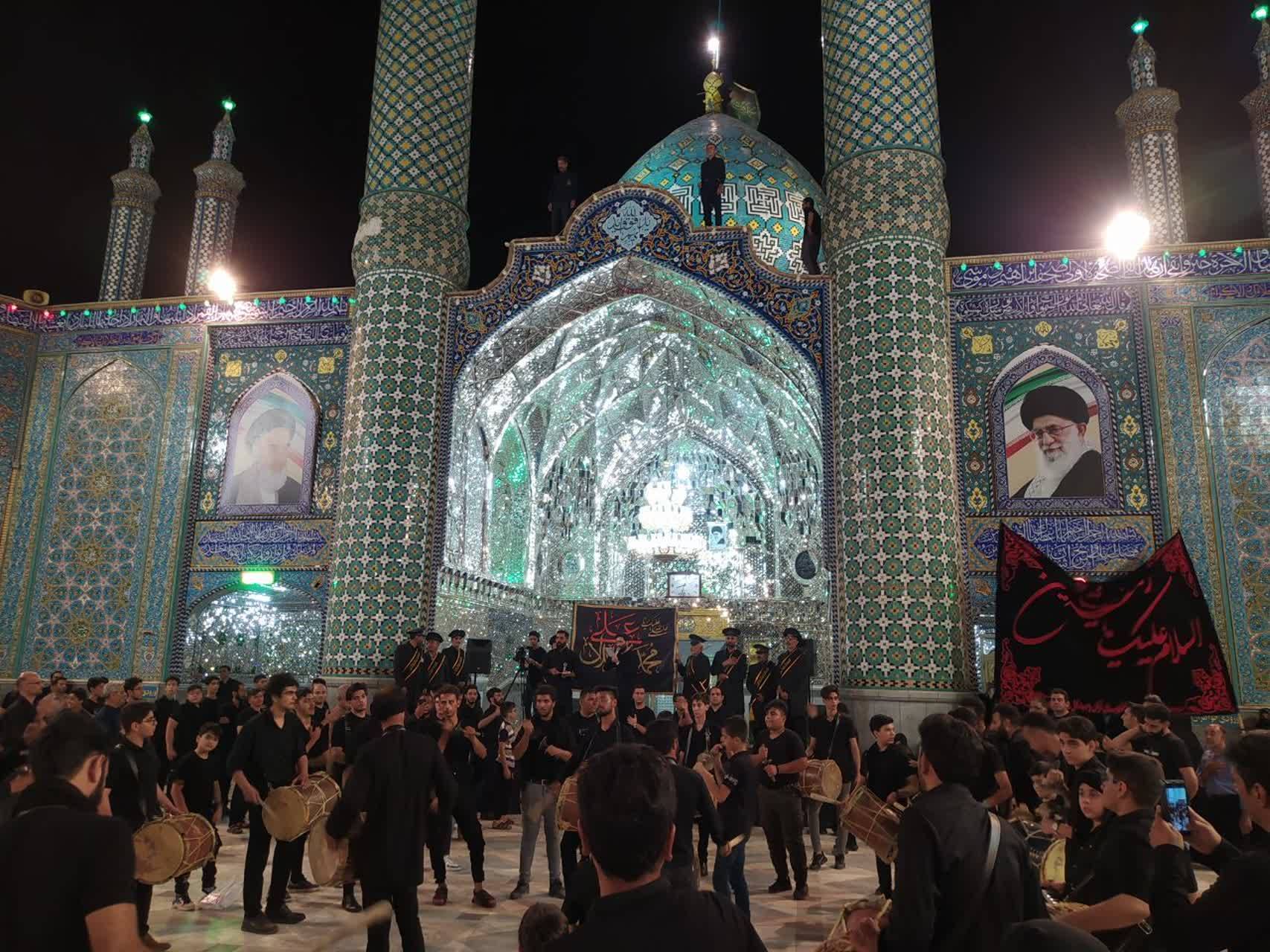 تعویض پرچم در ماه محرم