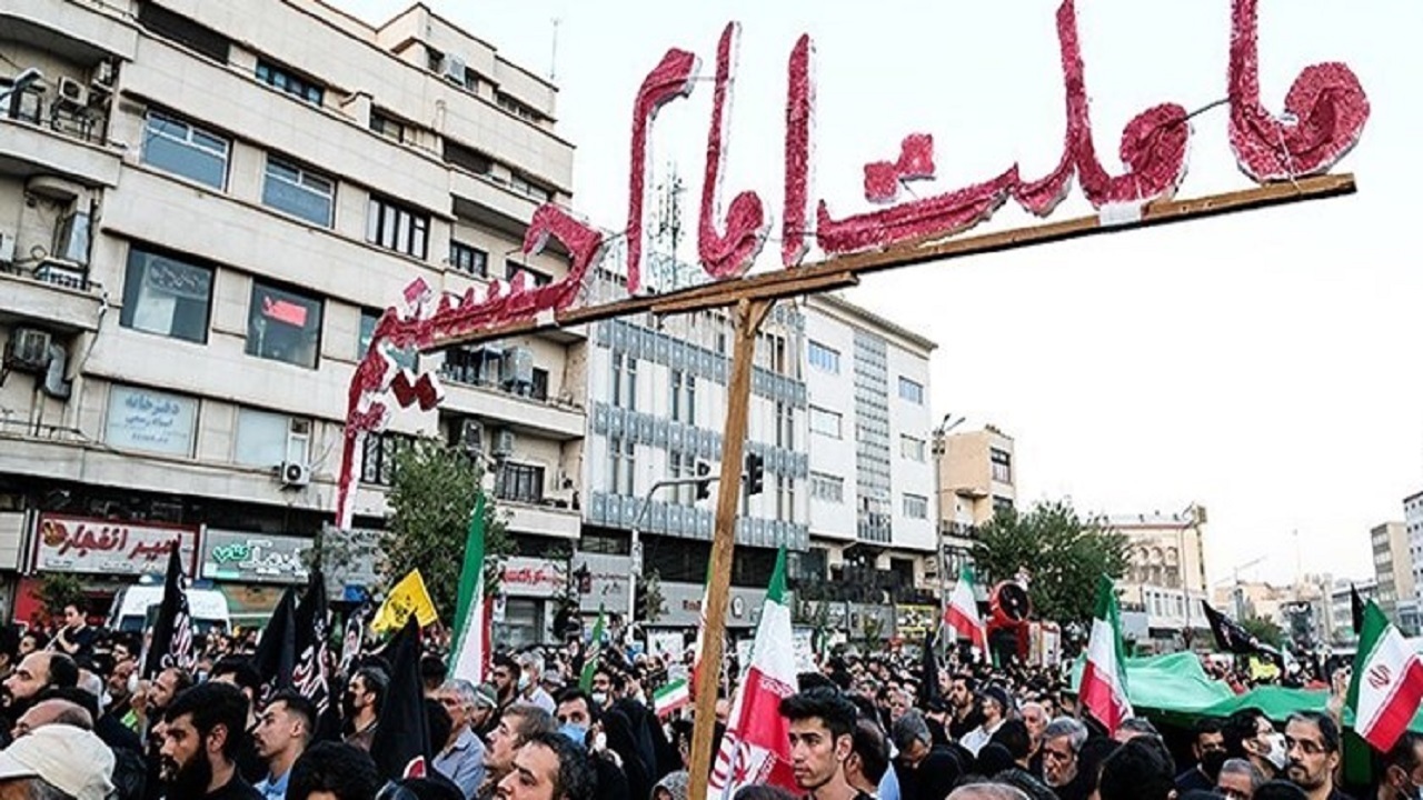 واکنش کاربران به توهین منوتو به مقدسات