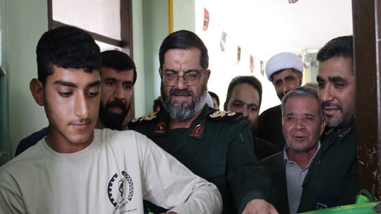 افتتاح طرح جهادی شهید روح الله عجمیان در مدارس حاشیه شهر زاهدان