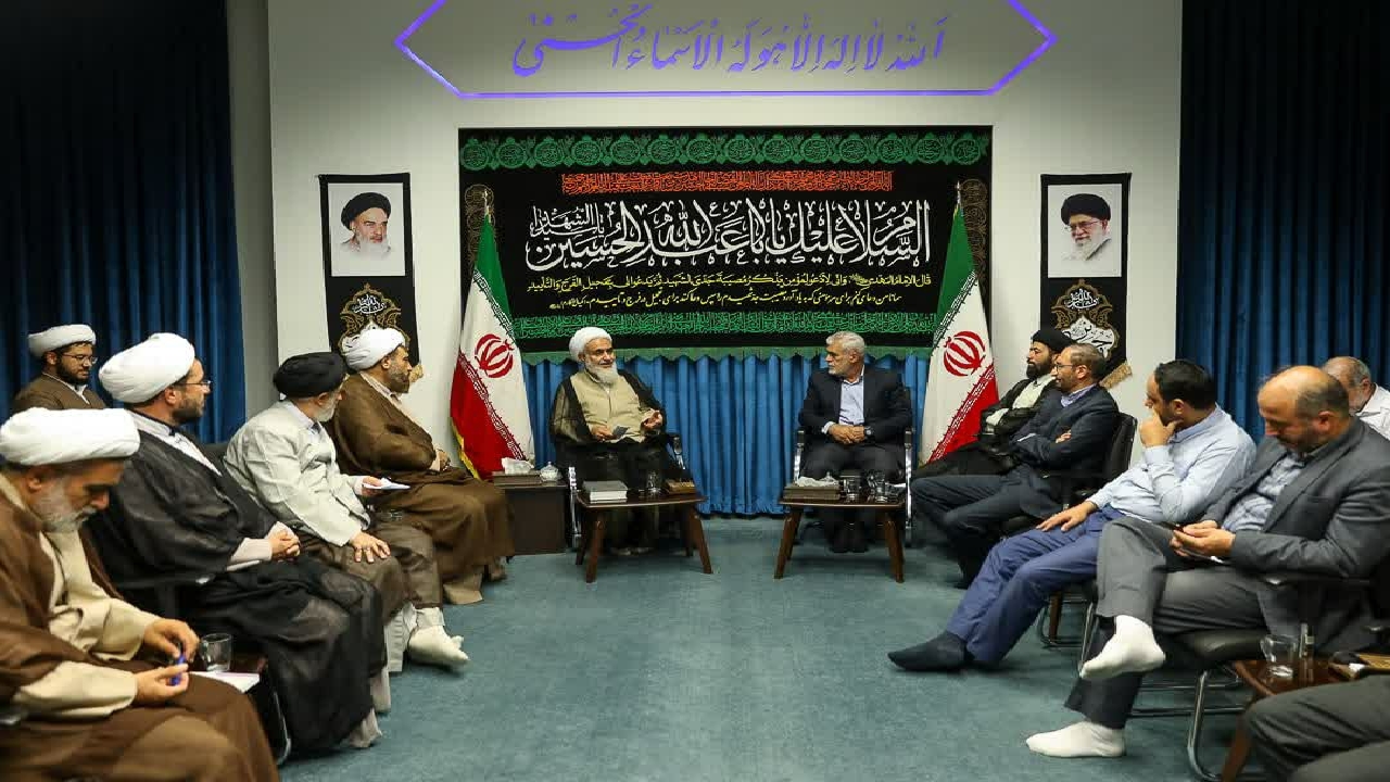 اقامه نماز جمعه قزوین در روز عاشورا