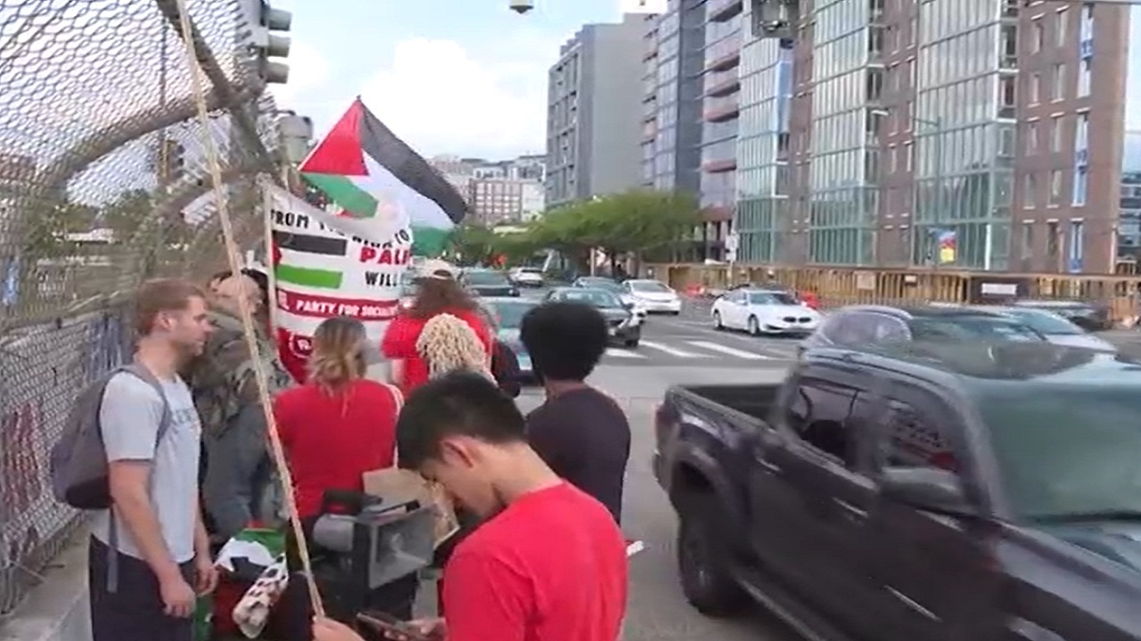 تظاهرات حامیان فلسطین در محکومیت سفر هرتزوگ به آمریکا