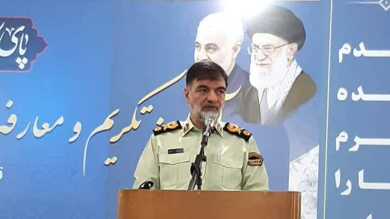 همه از سفره خدمت برای آخرت خود استفاده کنیم