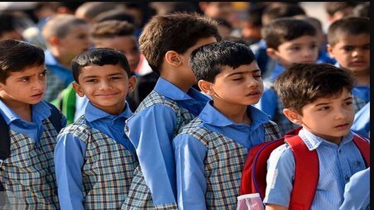خانواده ها چطور دانش آموزان را برای سال تحصیلی ۱۴۰۳-۱۴۰۲ ثبت نام کنند؟