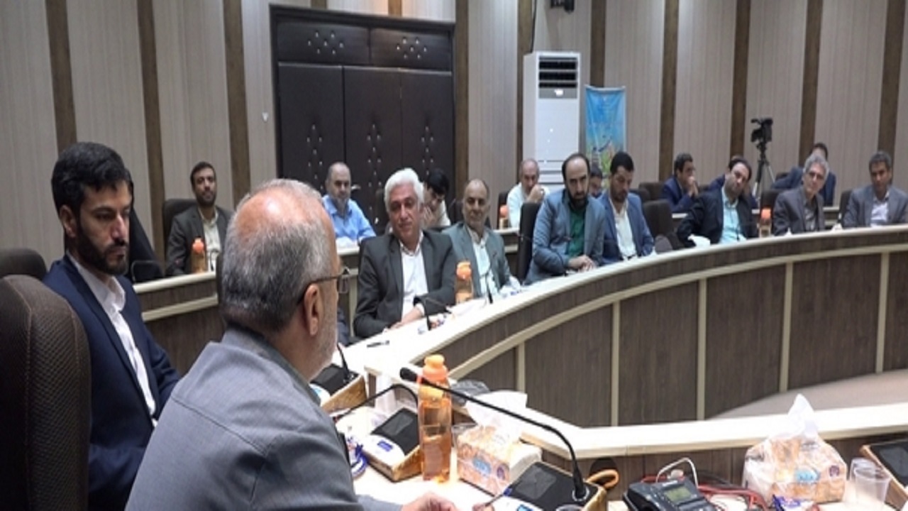 تاکید استاندار قم بر حمایت از تولیدکنندگان پوشاک اسلامی ایرانی