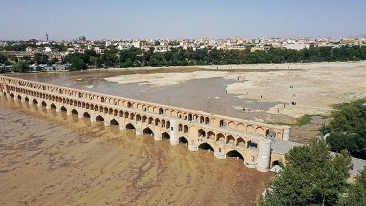 دستور رئیس جمهور برای رفع مشکل آب اصفهان/ اصلاح برداشت‌ها از زاینده‌رود