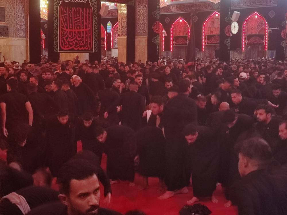 زائران در حرم