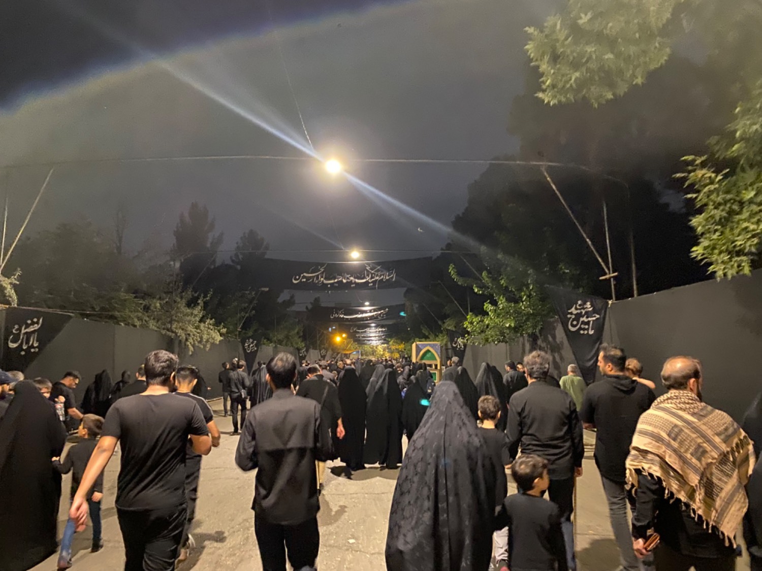 مجلس عزاداری هیأت رایة العباس با نوای حاج محمود کریمی