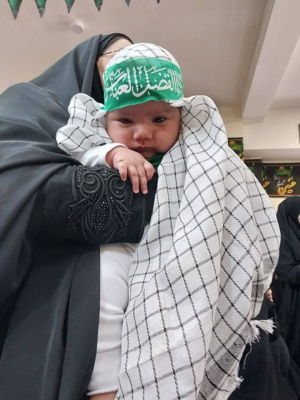 مادران و نوزادان در همايش علي اصغر