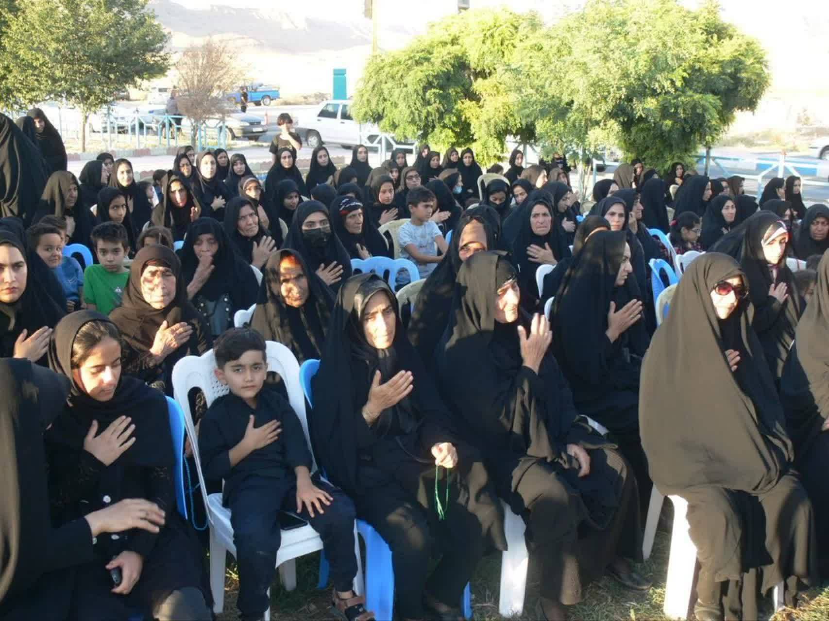 حضور بانوان در مراسم عفاف و حجاب