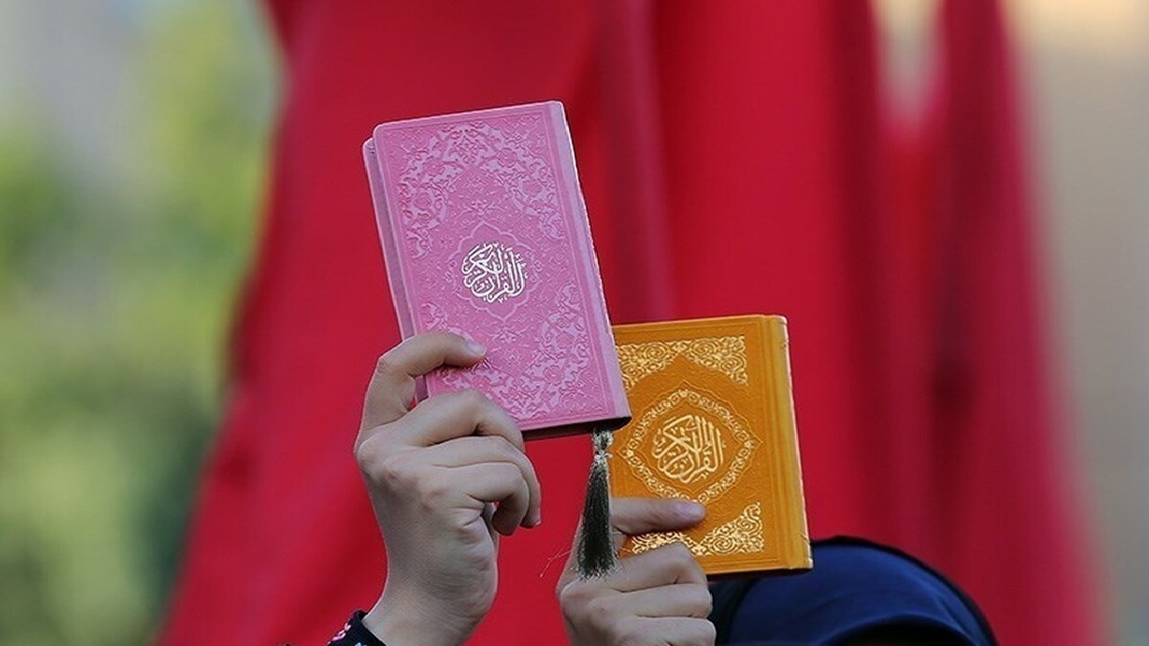 نمازگزاران سنندجی هتک حرمت به قرآن کریم را محکوم کردند