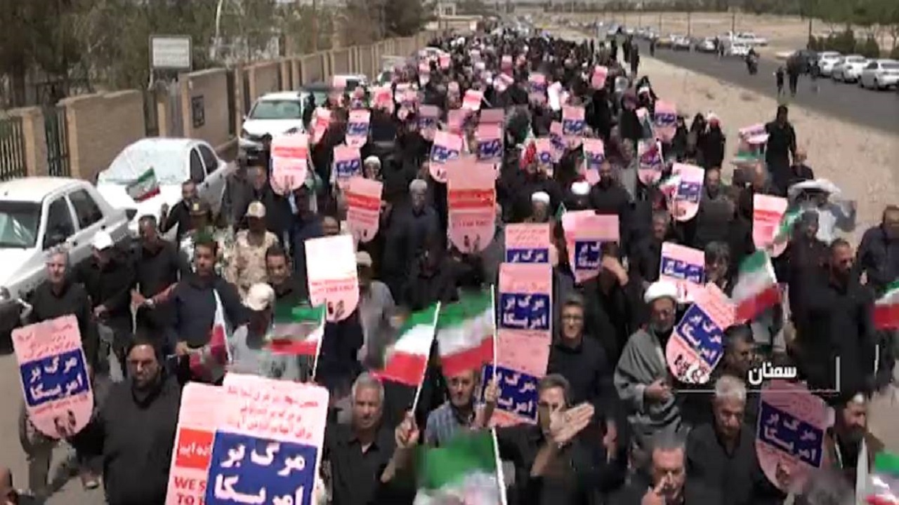 راهپیمایی سمنانی‌ها در محکومیت هتک حرمت به قرآن کریم+ فیلم
