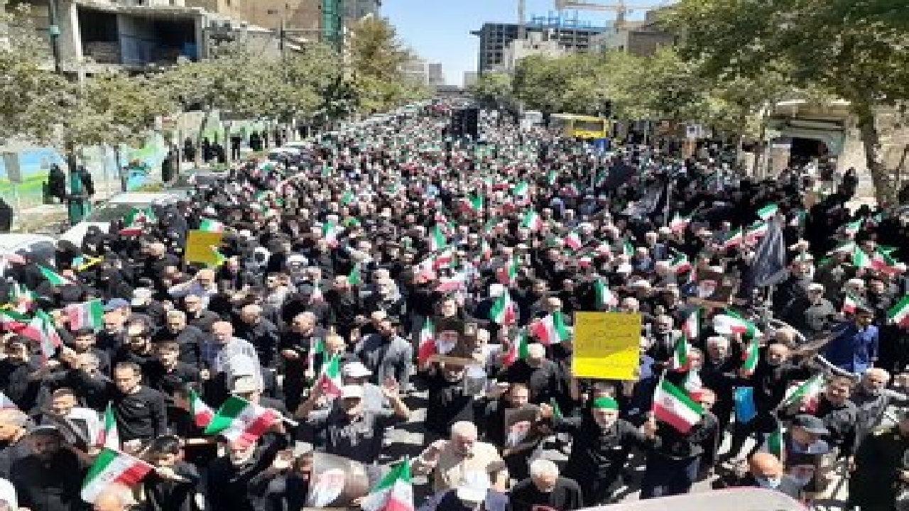 نمازگزاران مشهدی اهانت به قرآن کریم را محکوم کردند