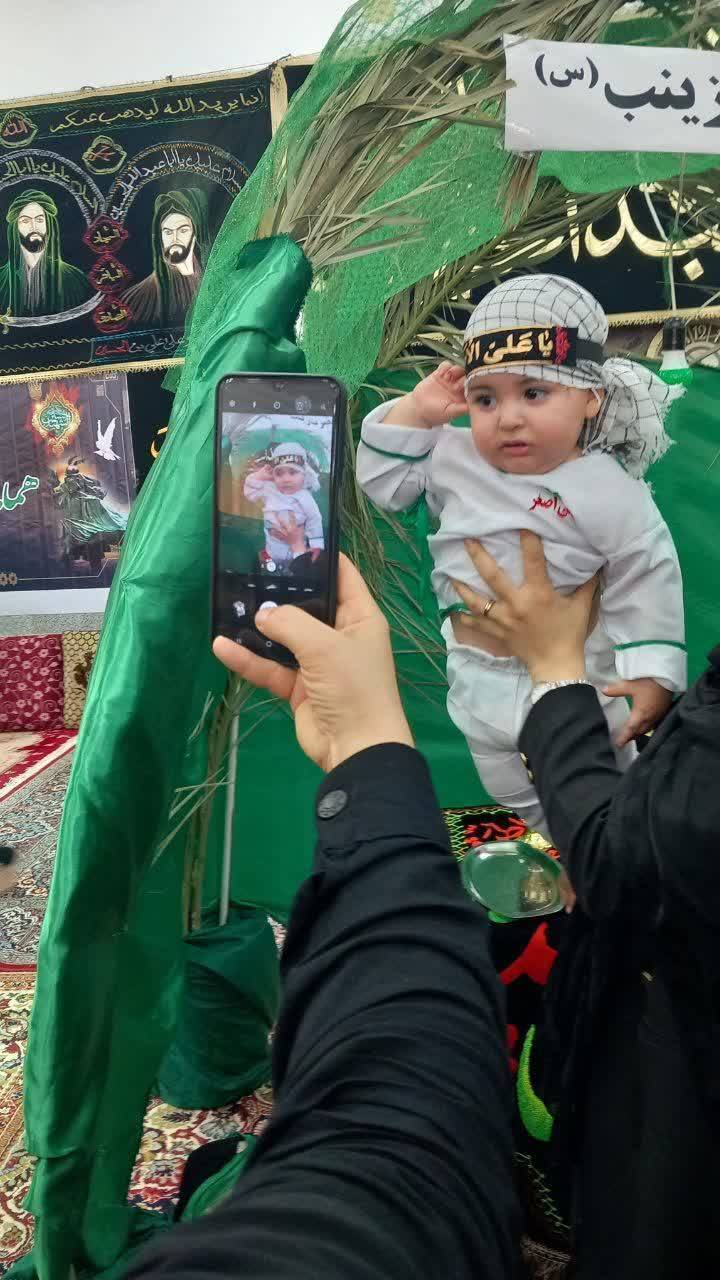 حضور کودکان در مراسم حضرت علی اصغر(ع) حضور کودکان در مراسم حضرت علی اصغر(ع)