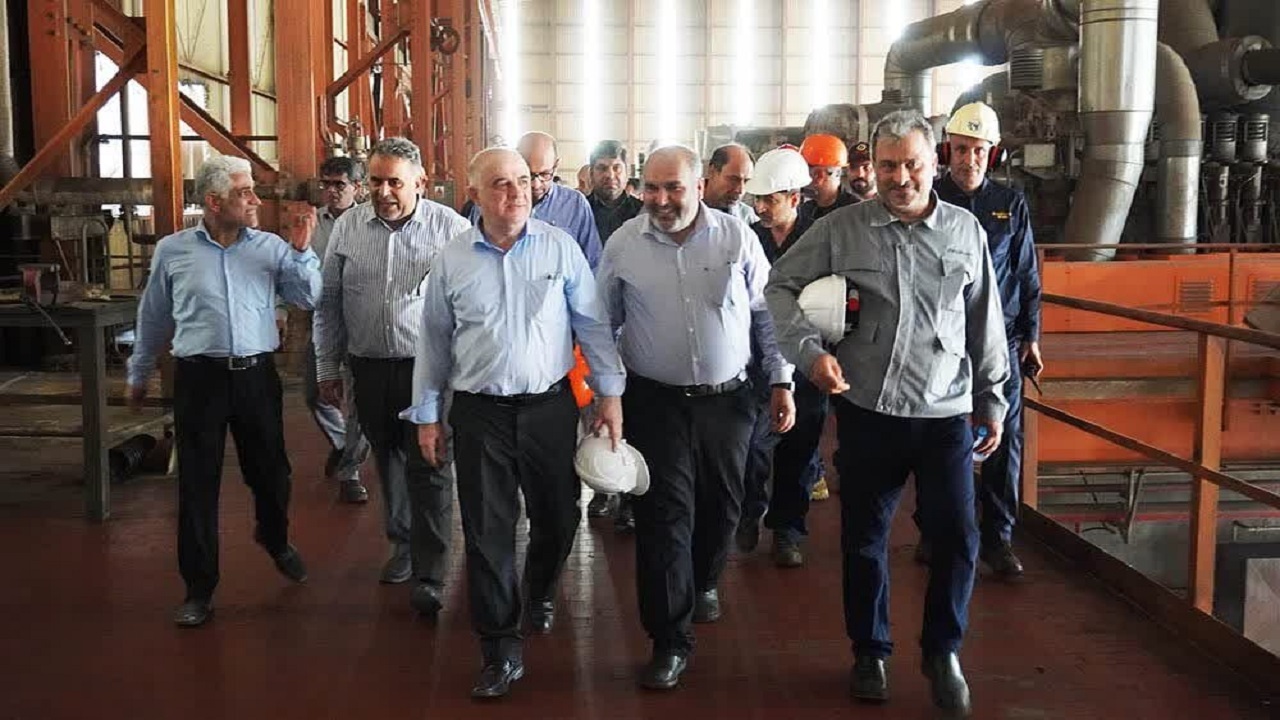 بازدید معاون وزیر نیرو از نیروگاه برق بندرعباس