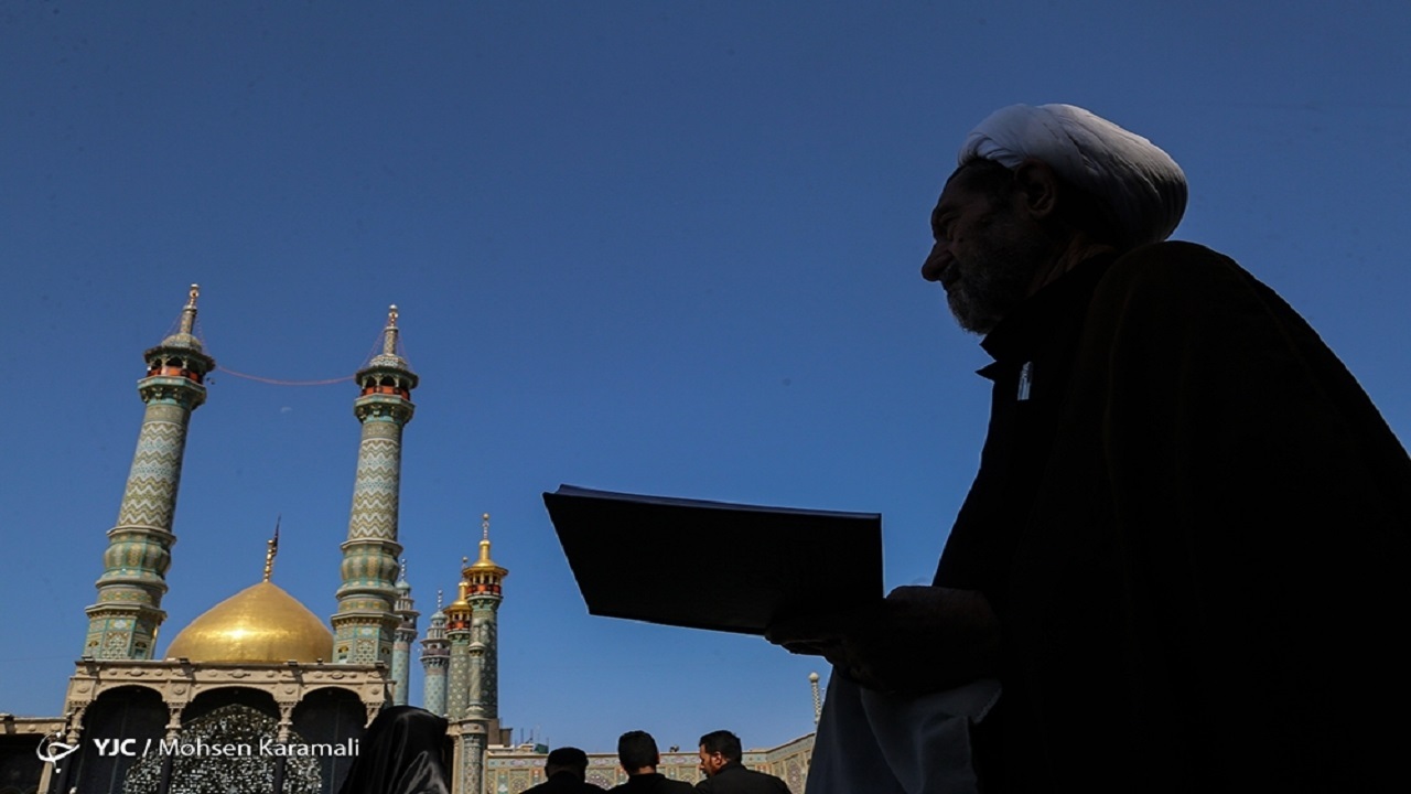 انس با قرآن موجب سعادت دنیا و آخرت می‌شود