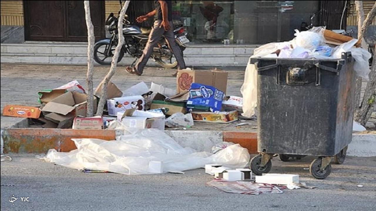 گلایه شهروندان مهابادی از بوی نامطبوع سطل های زباله/ شهرداری رسیدگی کند