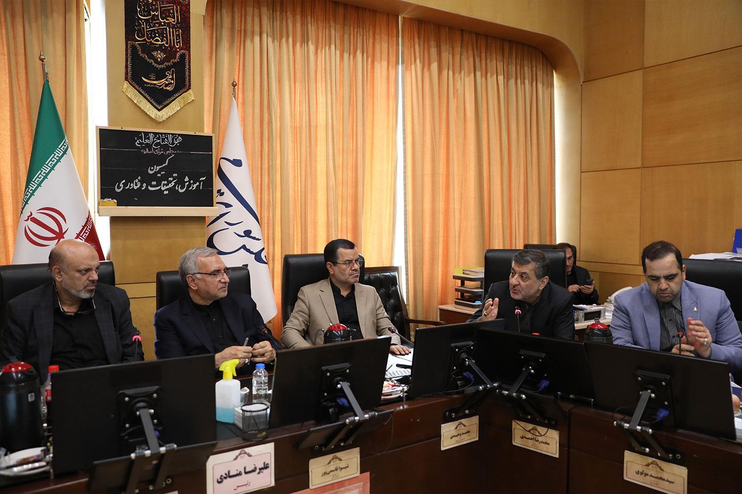 پاسخ قانع کننده عین اللهی برای علت سختی آزمون تخصصی۱۴۰۲