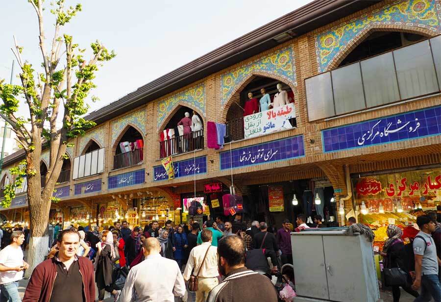 کشف ۱۰ میلیارد ریال پارچه قاچاق دربازار تهران
