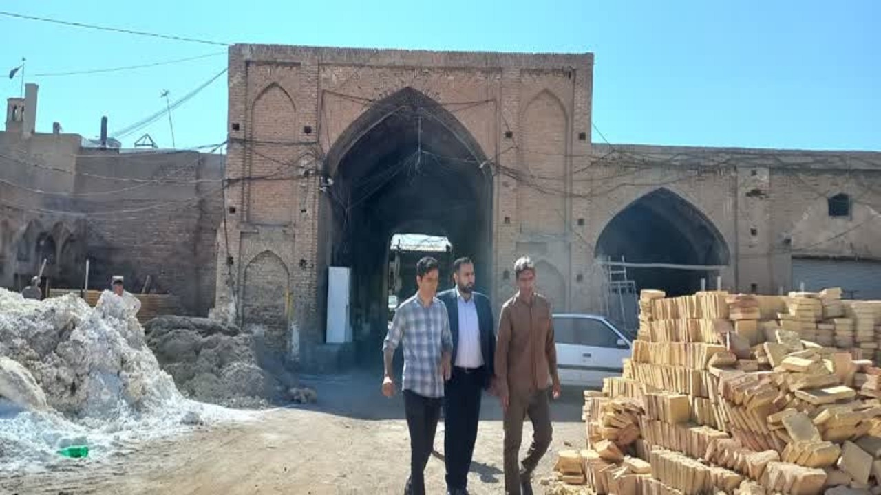 بازدید نماینده بازرسی قم ازپروژه های مرمتی میراث فرهنگی استان
