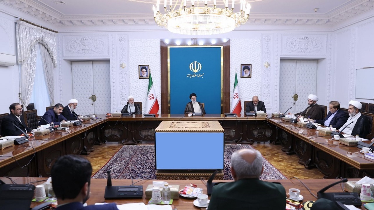 مطالبه عمومی از مسئولان مقابله با حیازدایی از جامعه اسلامی است