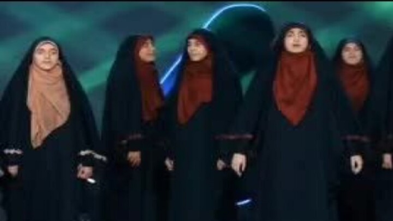 اجرای سرود دختران آفتاب با محتوای فیلترینگ! + فیلم