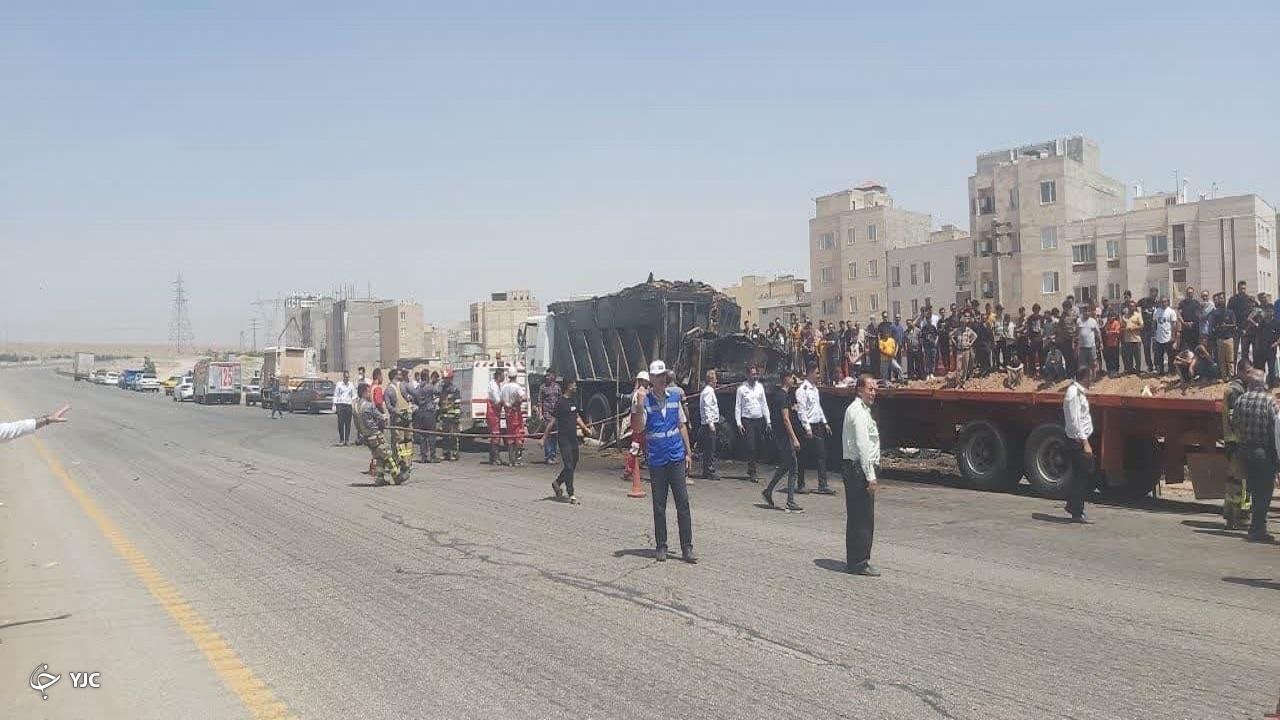 تصادف مرگبار تریلر با کامیون در آزادراه قزوین-کرج