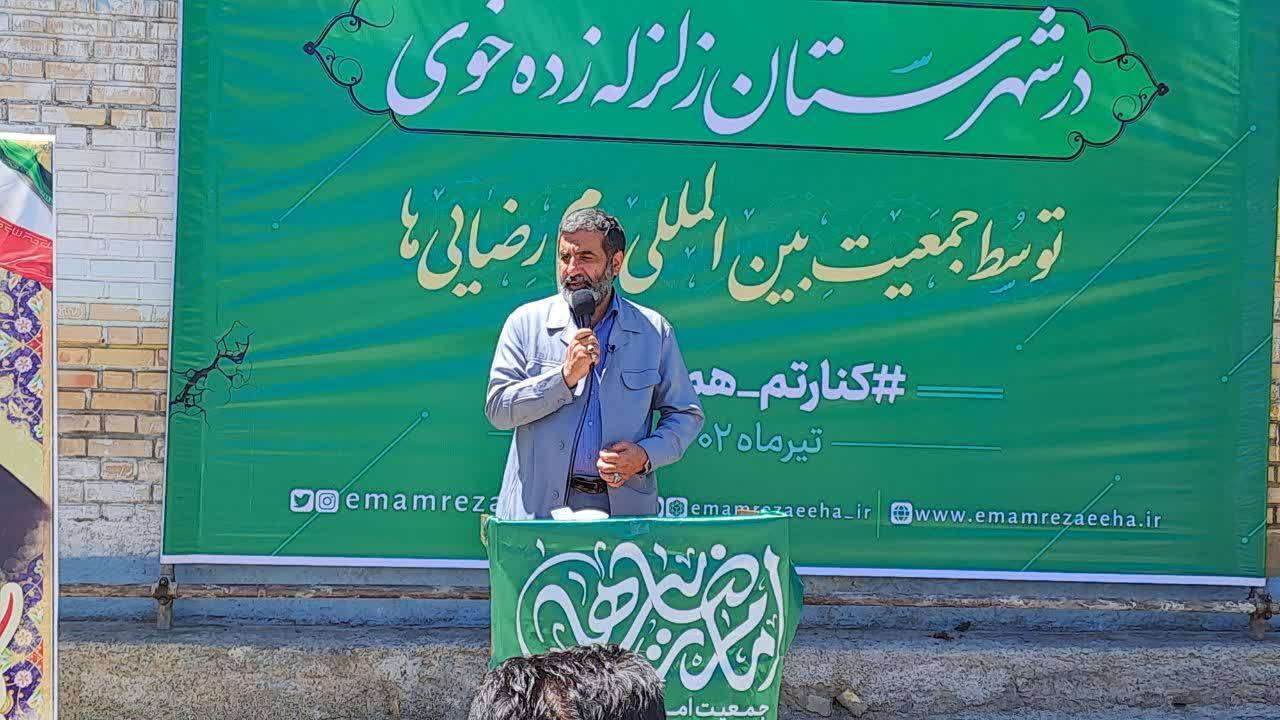 کلنگ زنی پروژه مدرسه با حضور مسئولان