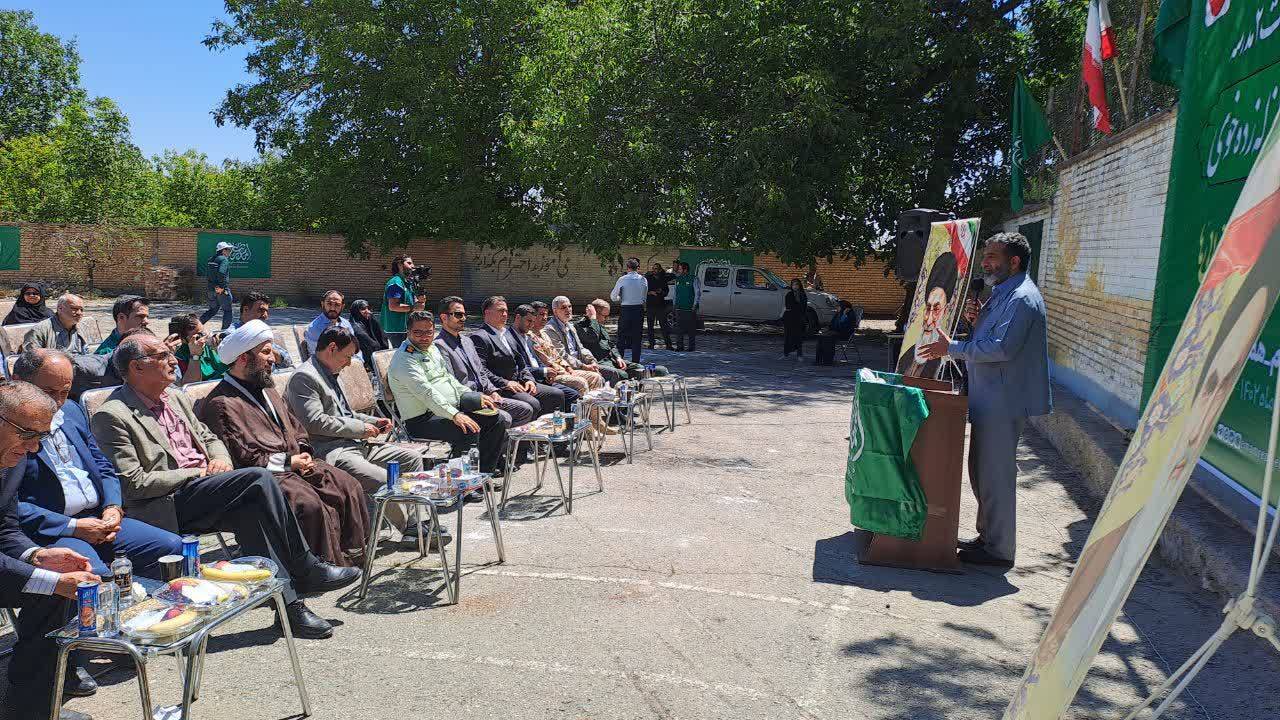 مراسم کلنگ زنی مدرسه در خوی