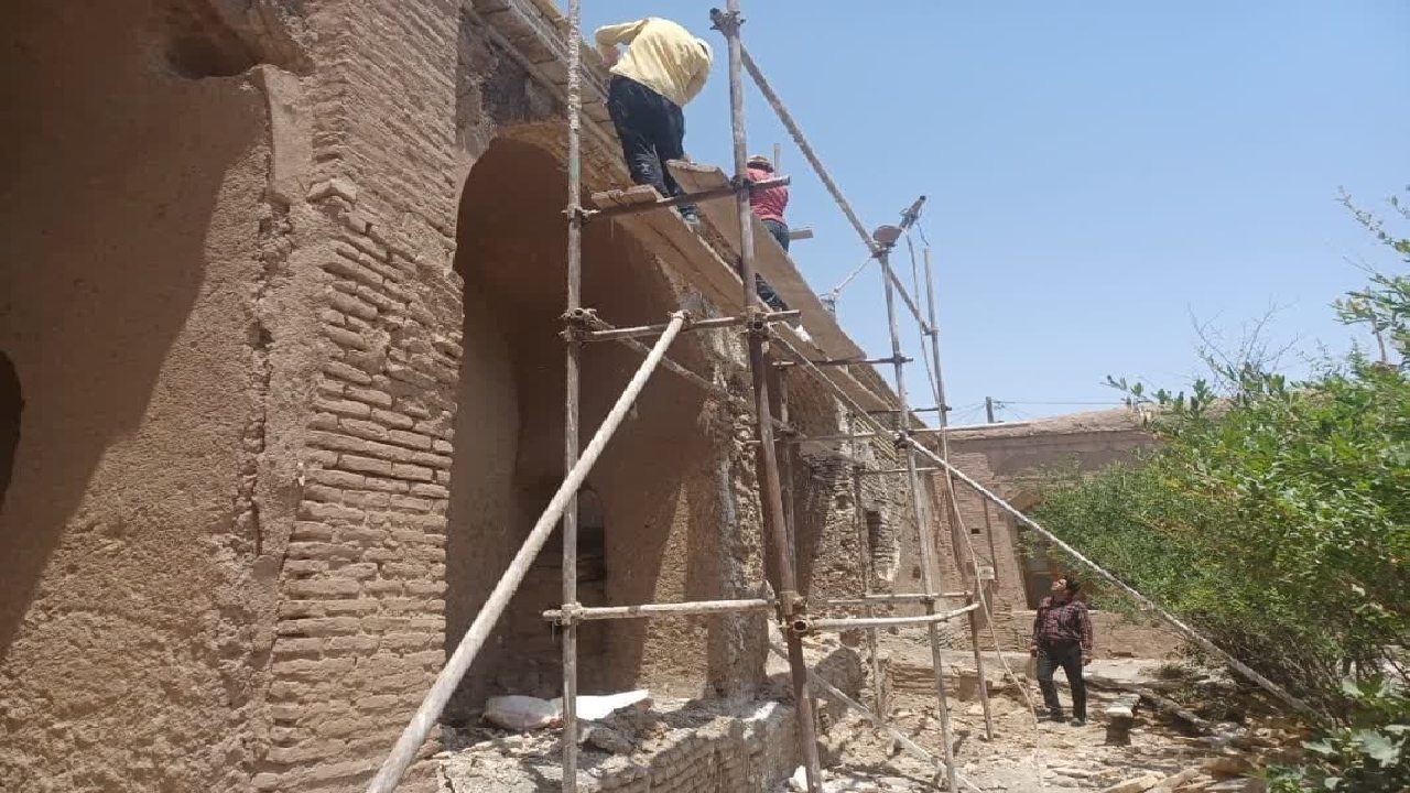 مرمت و احیای خانه تاریخی شریفی رشتخوار آغاز شد
