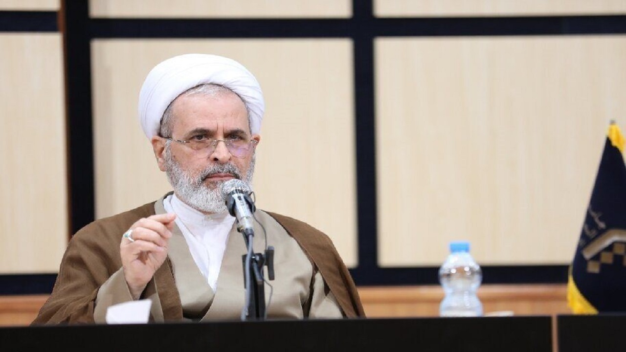 آتش زدن قرآن توهین به تمام ادیان است