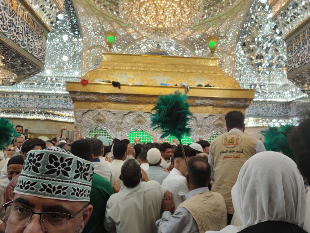 حرم امام حسین(ع) در روز عرفه