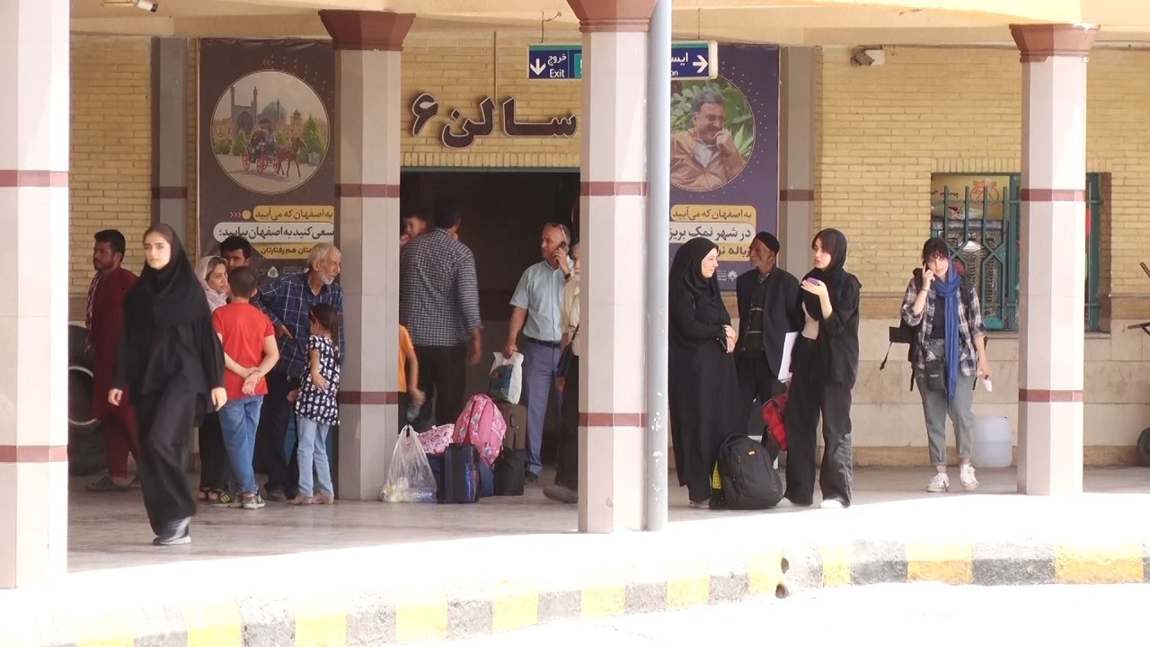 سرگردانی برخی مسافران در پایانه‌های مسافربری