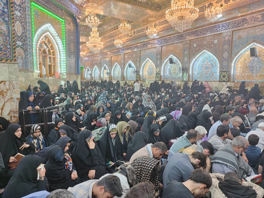 مراسم دعای عرفه در حرم امام حسین (ع)