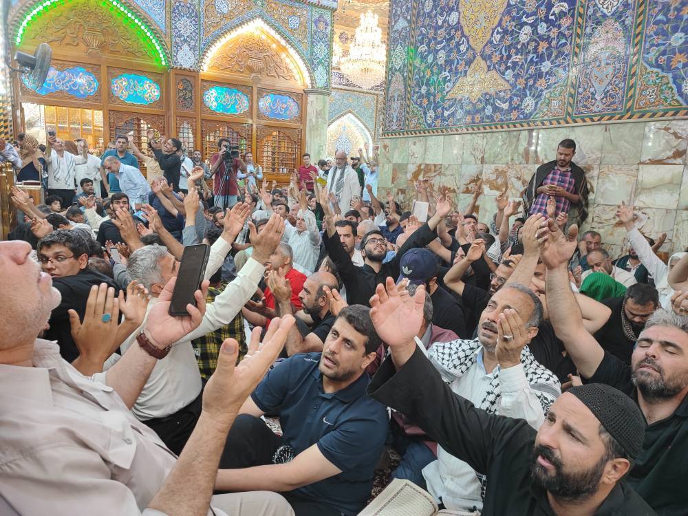 برگزاری مراسم دعای عرفه در حرم امام حسین (ع)