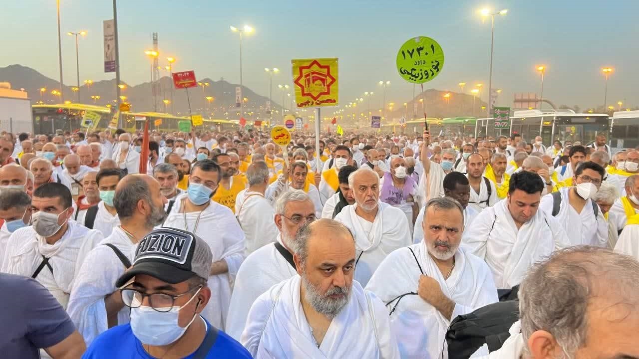حرکت حجاج از مشعر به منا+ عکس