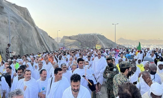 حرکت حجاج از مشعر به منا+ عکس