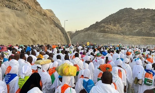 حرکت حجاج از مشعر به منا+ عکس