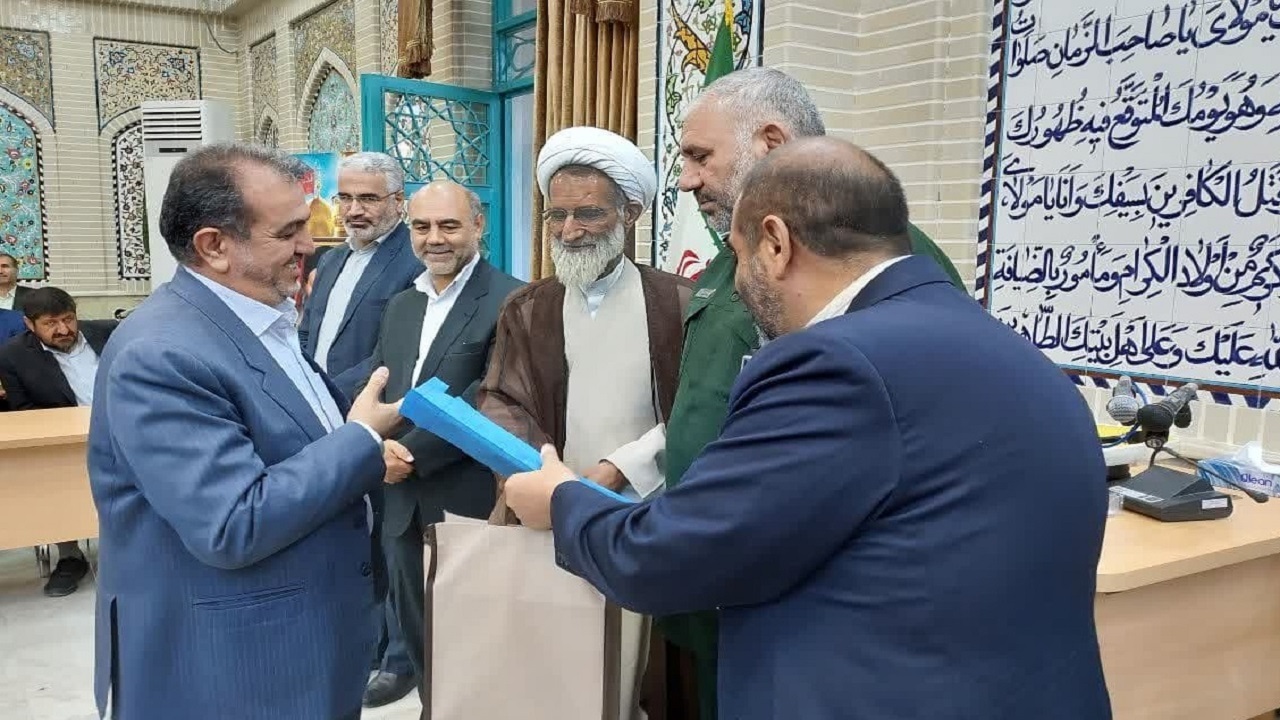 تجلیل از مدیران برتر در راستای اجرای فعالیت‌های حوزه ارتقاء سلامت نظام اداری