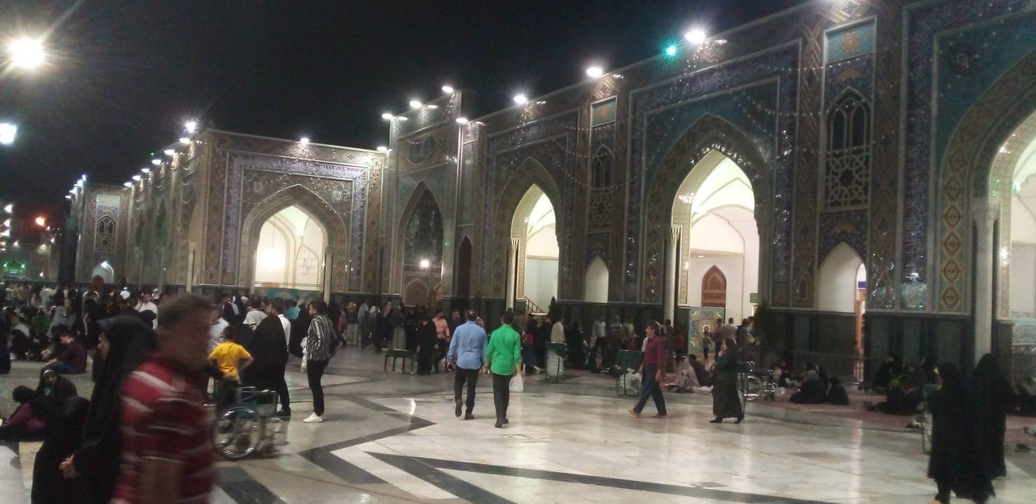 زائران در حرم
